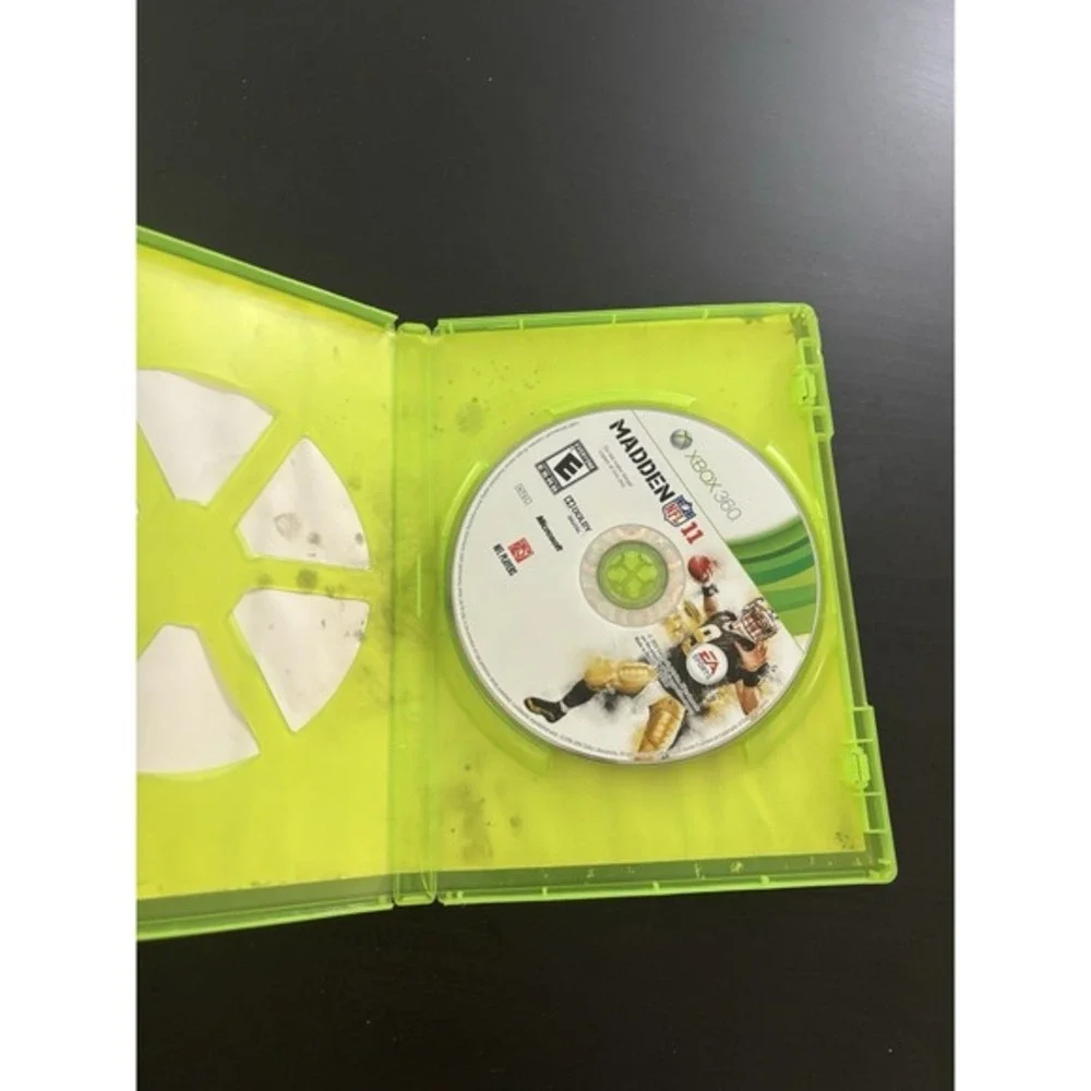 EA Sports Madden NFL 11 - Xbox 360 Video Game In Original‎ Case